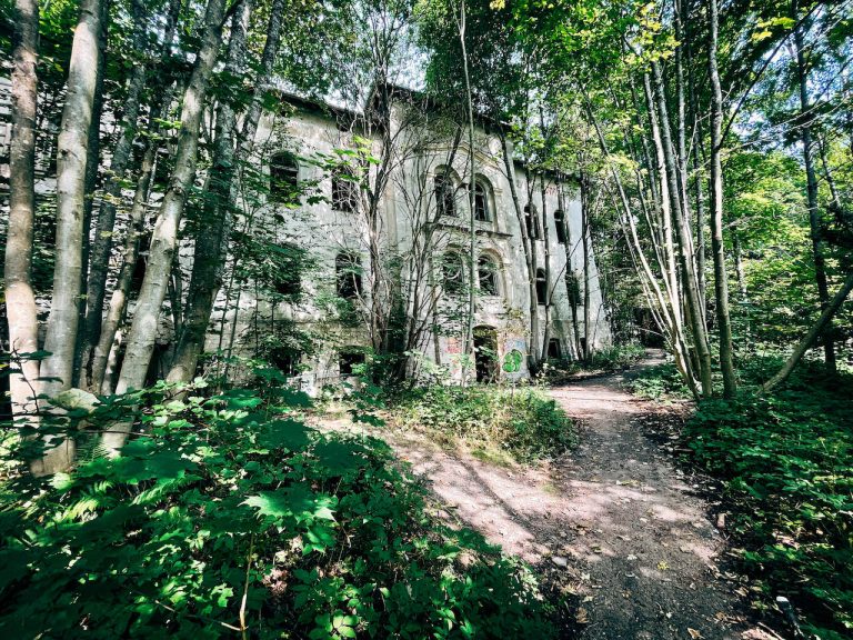 Die Schule von Oertelsbruch