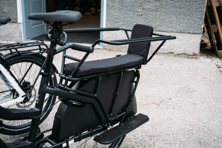 Passagier- und Safety-Kit am Multicharger Mixte