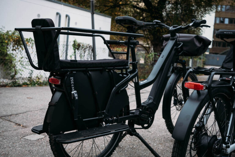 Passagier- und Safety-Kit am Multicharger Mixte