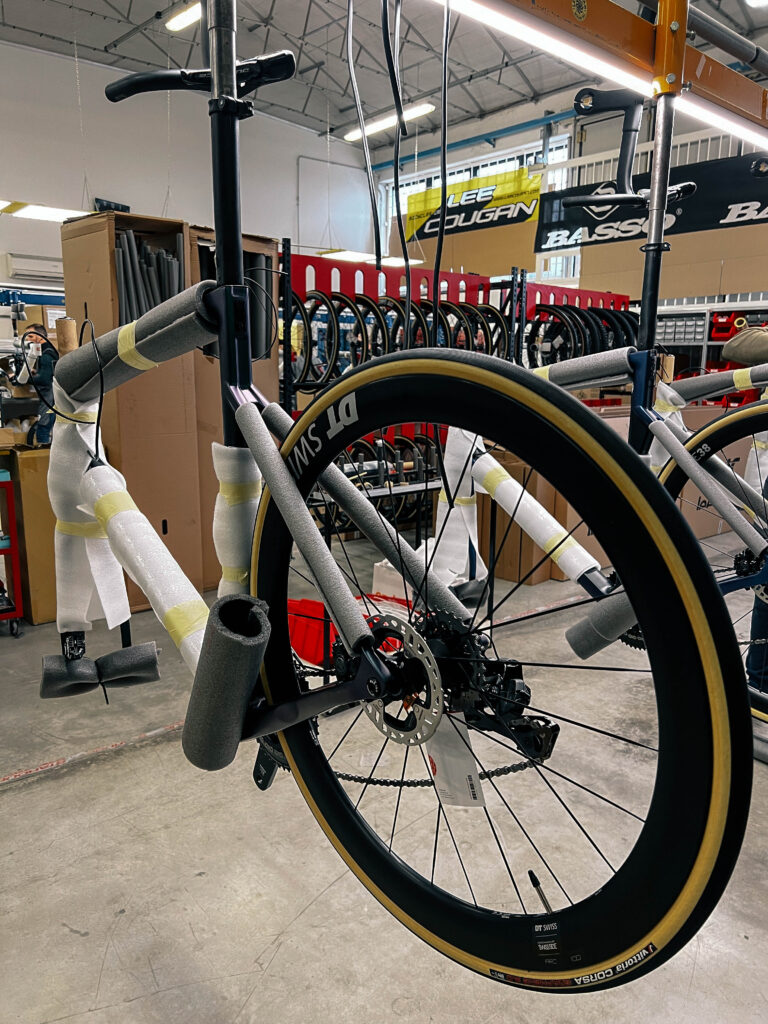 Montagehalle bei Basso Bikes