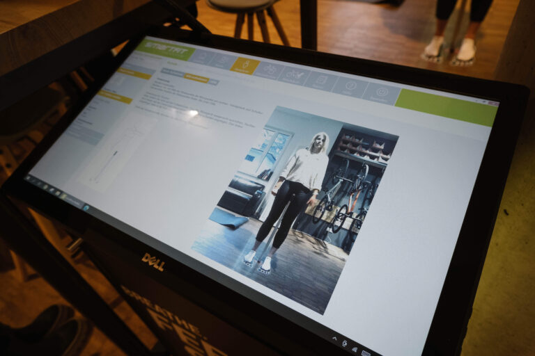Nina im Visier des Smartfit Q2