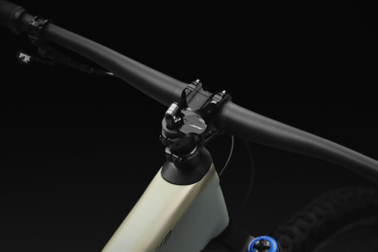 90324-11 _EPIC-PRO-130-FSTGRN-SPR-METSPR_SWAT-STEM_4264_V2
