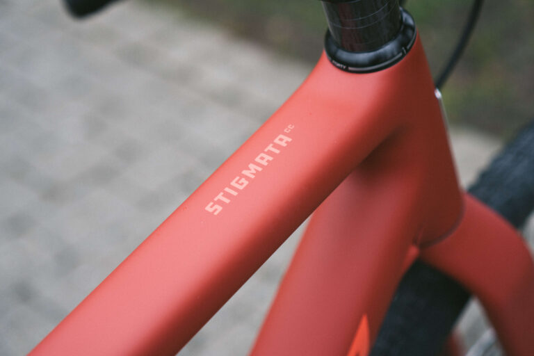 Santa Cruz Stigmata Apex, Size Large