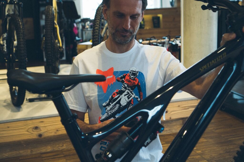 Fred im Fox X Pro Circuit Premium Tee, €34,99